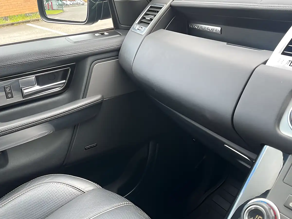 Used 2012 Land Rover Range Rover Sport Hse Santorini Black - Interior and Exterior details 11