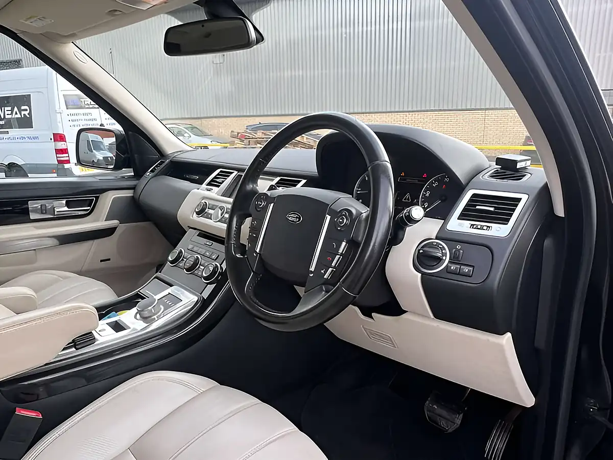 Used 2012 Land Rover Range Rover Sport Hse Santorini Black - Interior and Exterior details 11