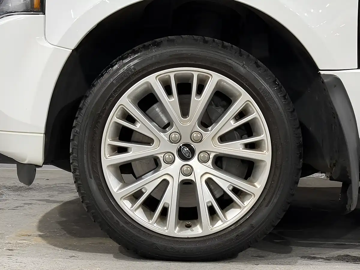 Used 2012 Land Rover Range Rover Westminster White - Interior and Exterior details 8