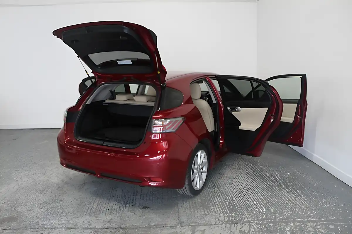 Used 2012 Lexus Ct Se-L Red - Interior and Exterior details 11