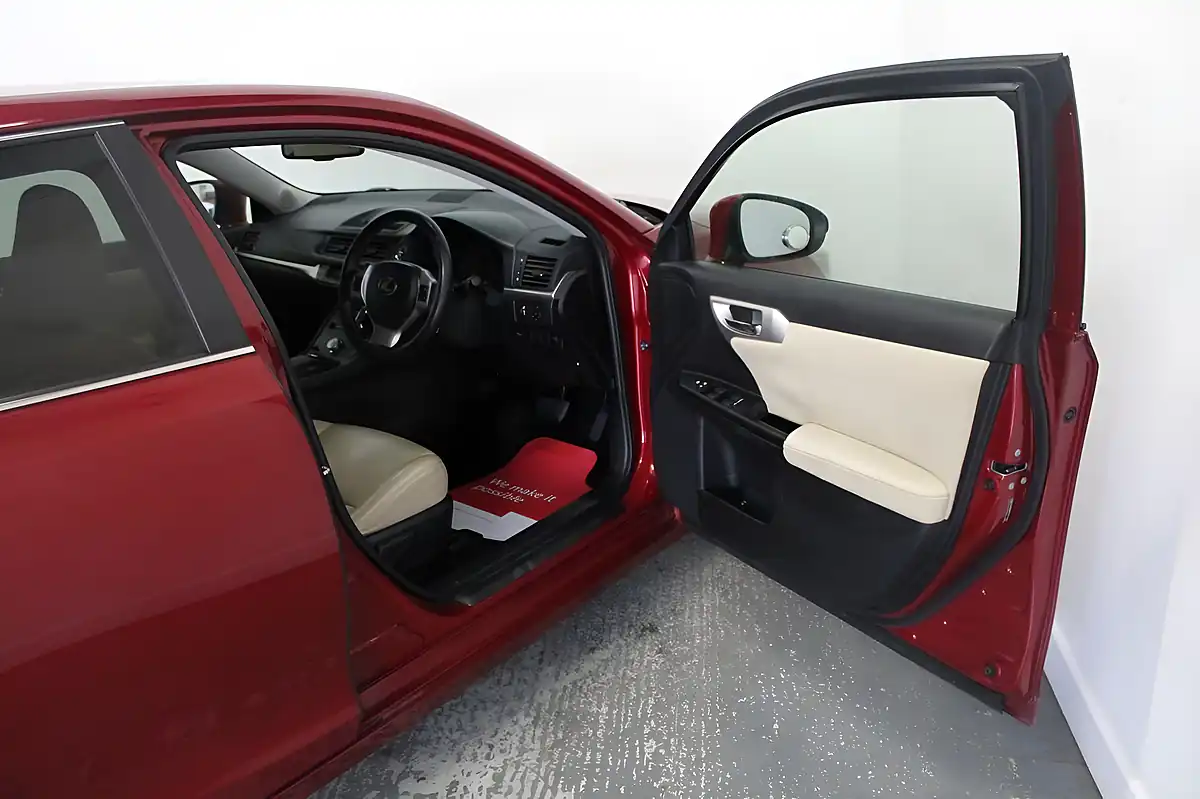 Used 2012 Lexus Ct Se-L Red - Interior and Exterior details 12