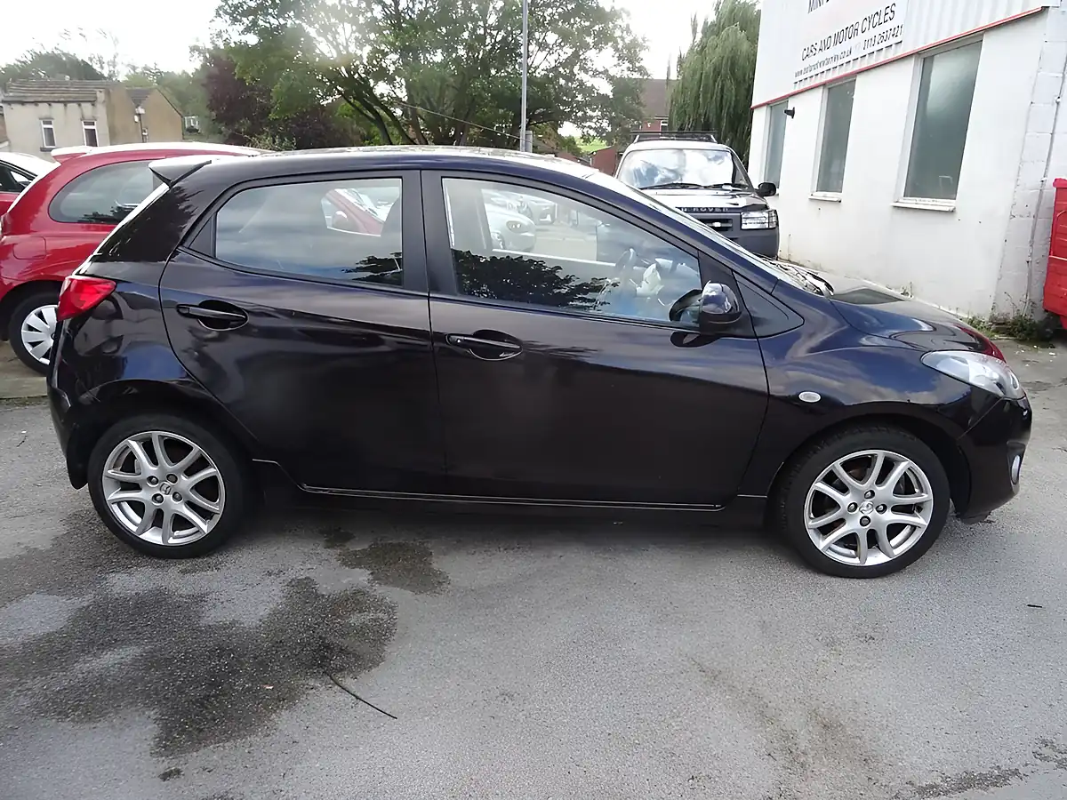 Used 2012 Mazda 2 Sport Red - Interior and Exterior details 17