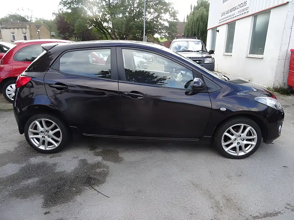 Used 2012 Mazda 2 Sport Red - Interior and Exterior details 8