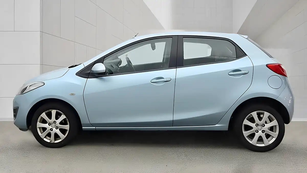 Used 2012 Mazda 2 TS2 Blue - Interior and Exterior details 5