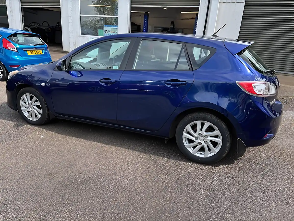 Used 2012 Mazda 3 TS2 Blue - Interior and Exterior details 5