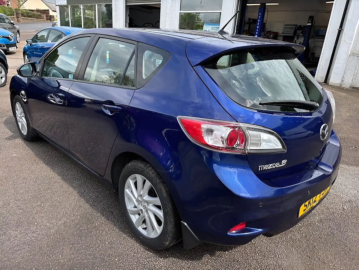 Used 2012 Mazda 3 TS2 Blue - Interior and Exterior details 6