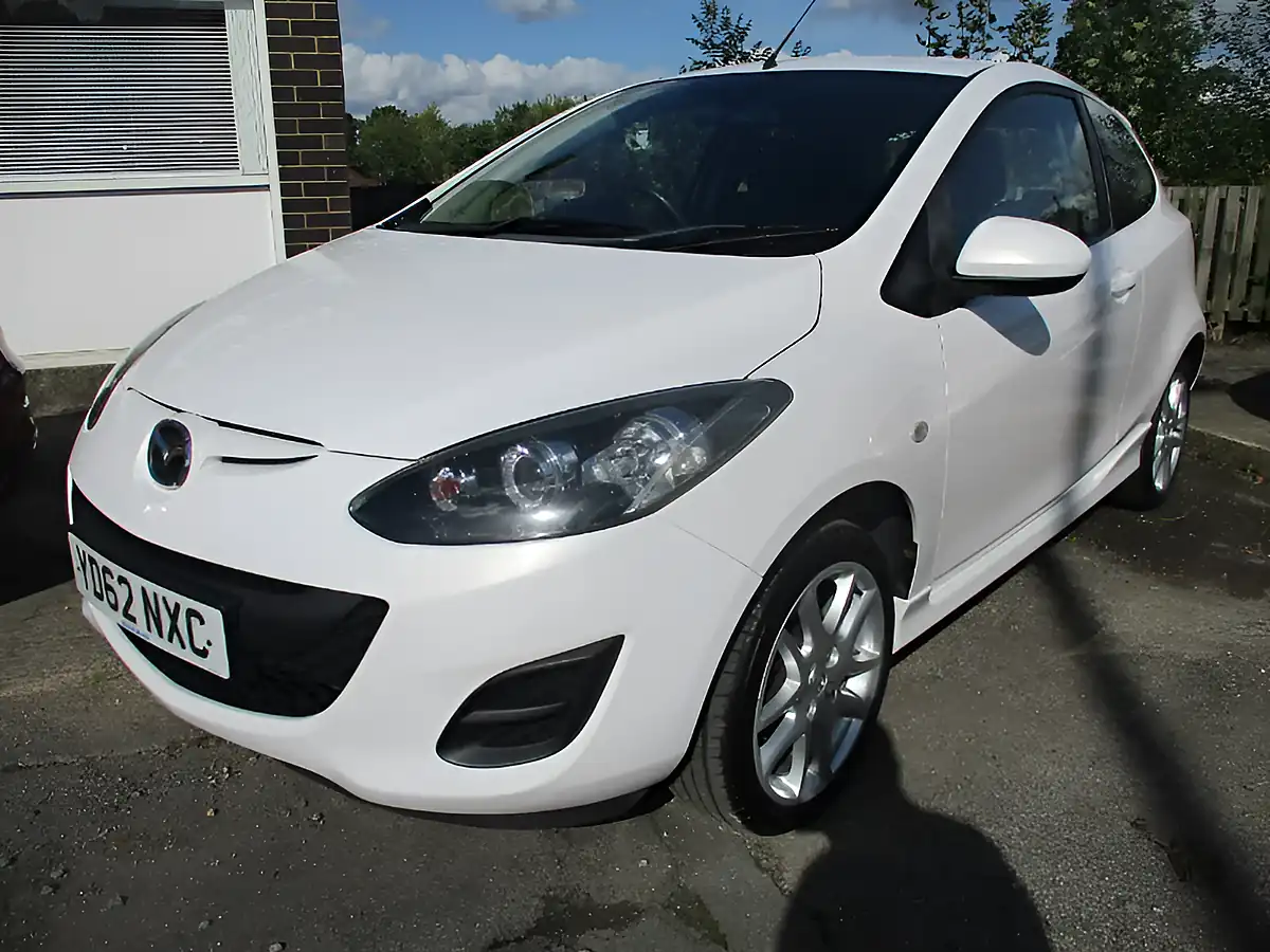 Used 2012 Mazda Mazda2 Tamura White - Front View