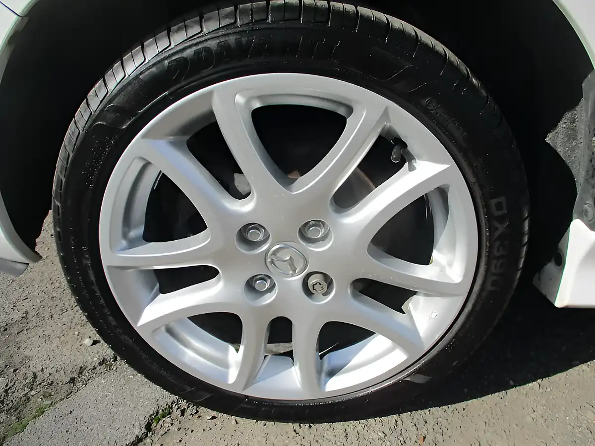 Used 2012 Mazda Mazda2 Tamura White - Interior and Exterior details 11
