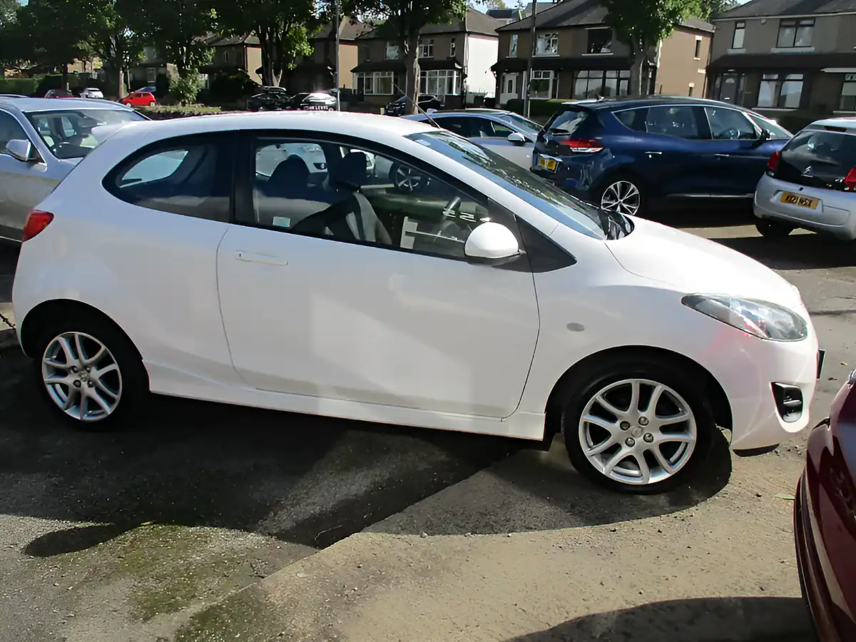 Used 2012 Mazda Mazda2 Tamura White - Interior and Exterior details 2