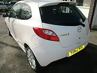 Used 2012 Mazda Mazda2 Tamura White - Interior and Exterior details 4