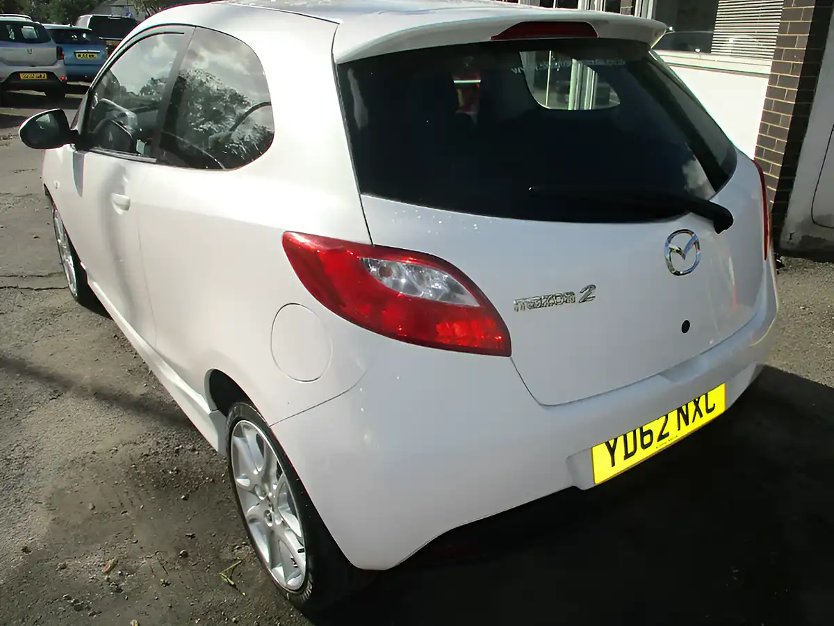 Used 2012 Mazda Mazda2 Tamura White - Interior and Exterior details 4