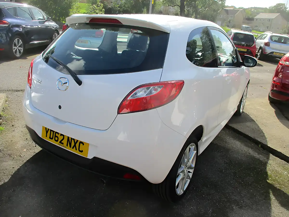 Used 2012 Mazda Mazda2 Tamura White - Interior and Exterior details 5