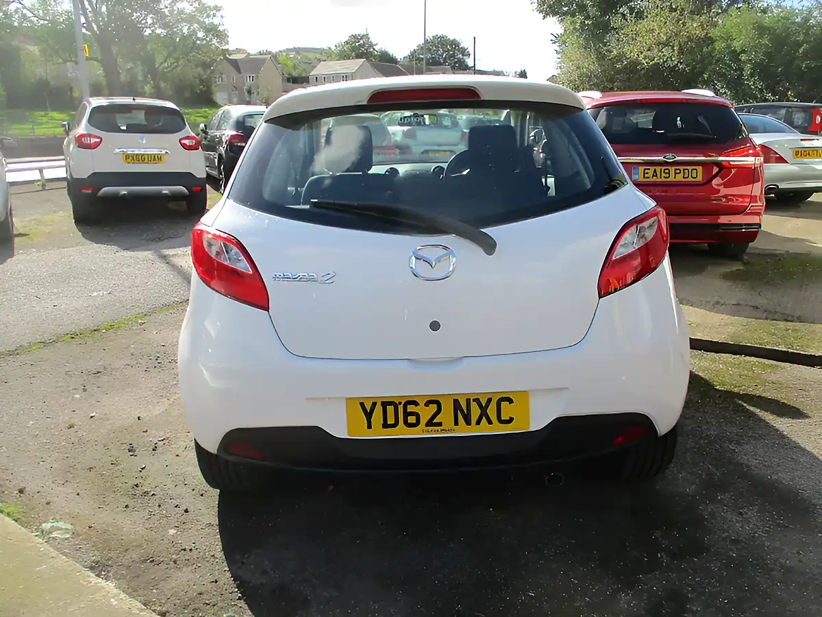 Used 2012 Mazda Mazda2 Tamura White - Interior and Exterior details 8