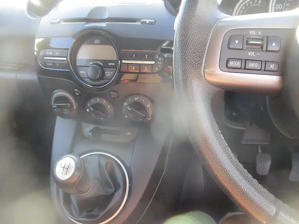 Used 2012 Mazda Mazda2 Tamura White - Interior and Exterior details 9