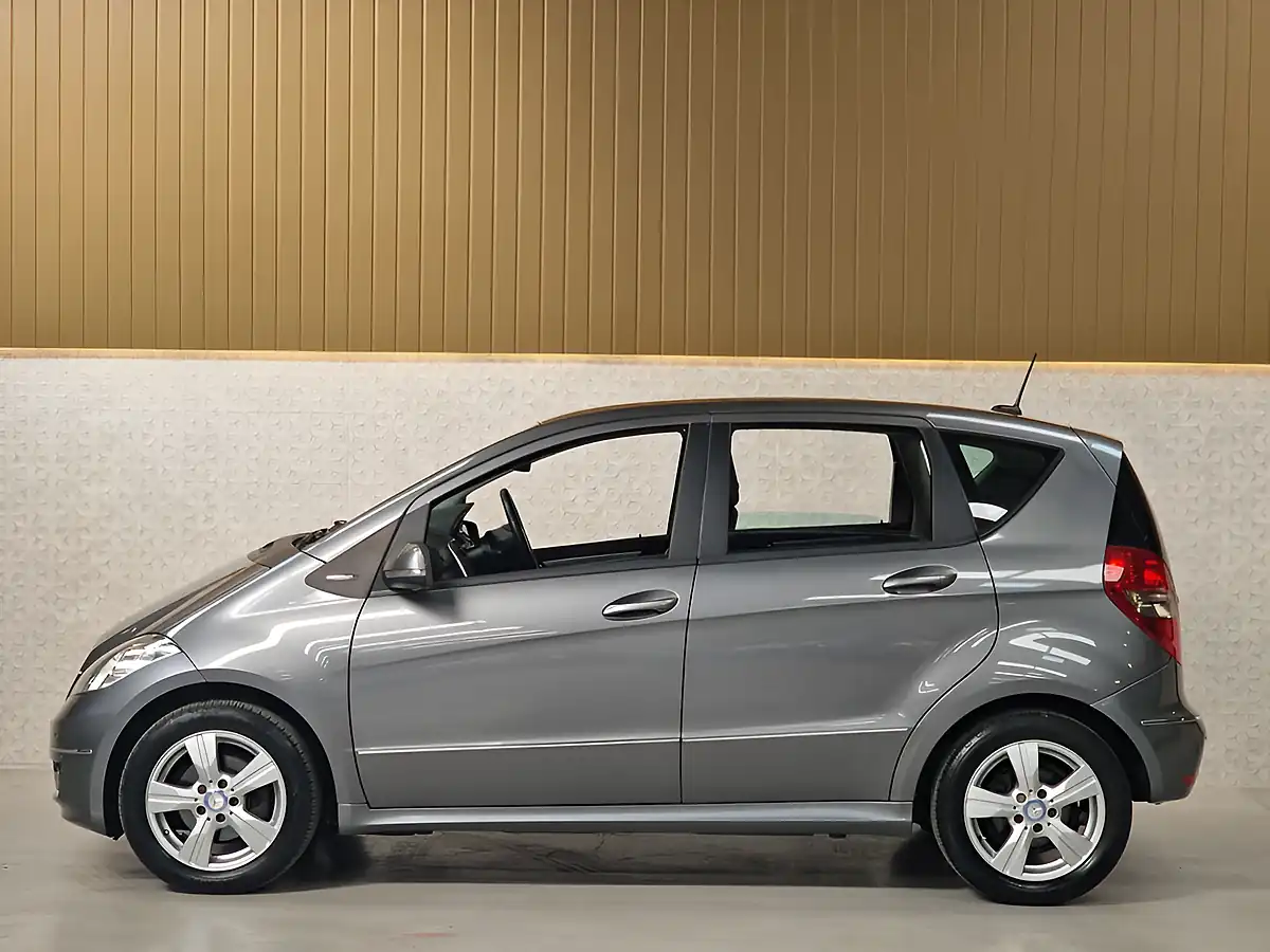 Used 2012 Mercedes-Benz a-Class Avantgarde Se Mountain Grey Metallic - Interior and Exterior details 15