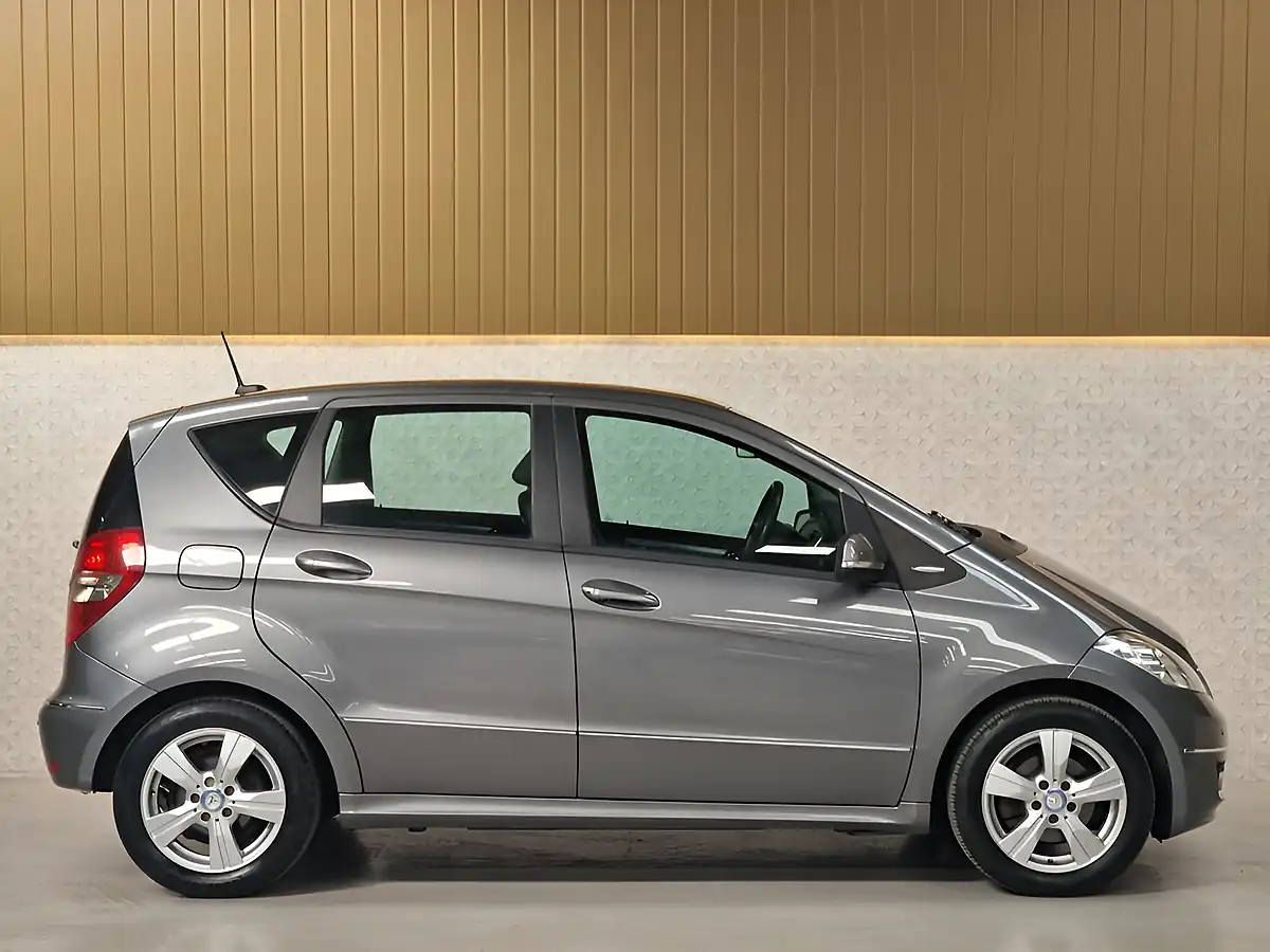 Used 2012 Mercedes-Benz a-Class Avantgarde Se Mountain Grey Metallic - Interior and Exterior details 17