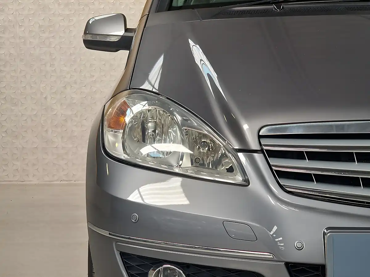 Used 2012 Mercedes-Benz a-Class Avantgarde Se Mountain Grey Metallic - Interior and Exterior details 6