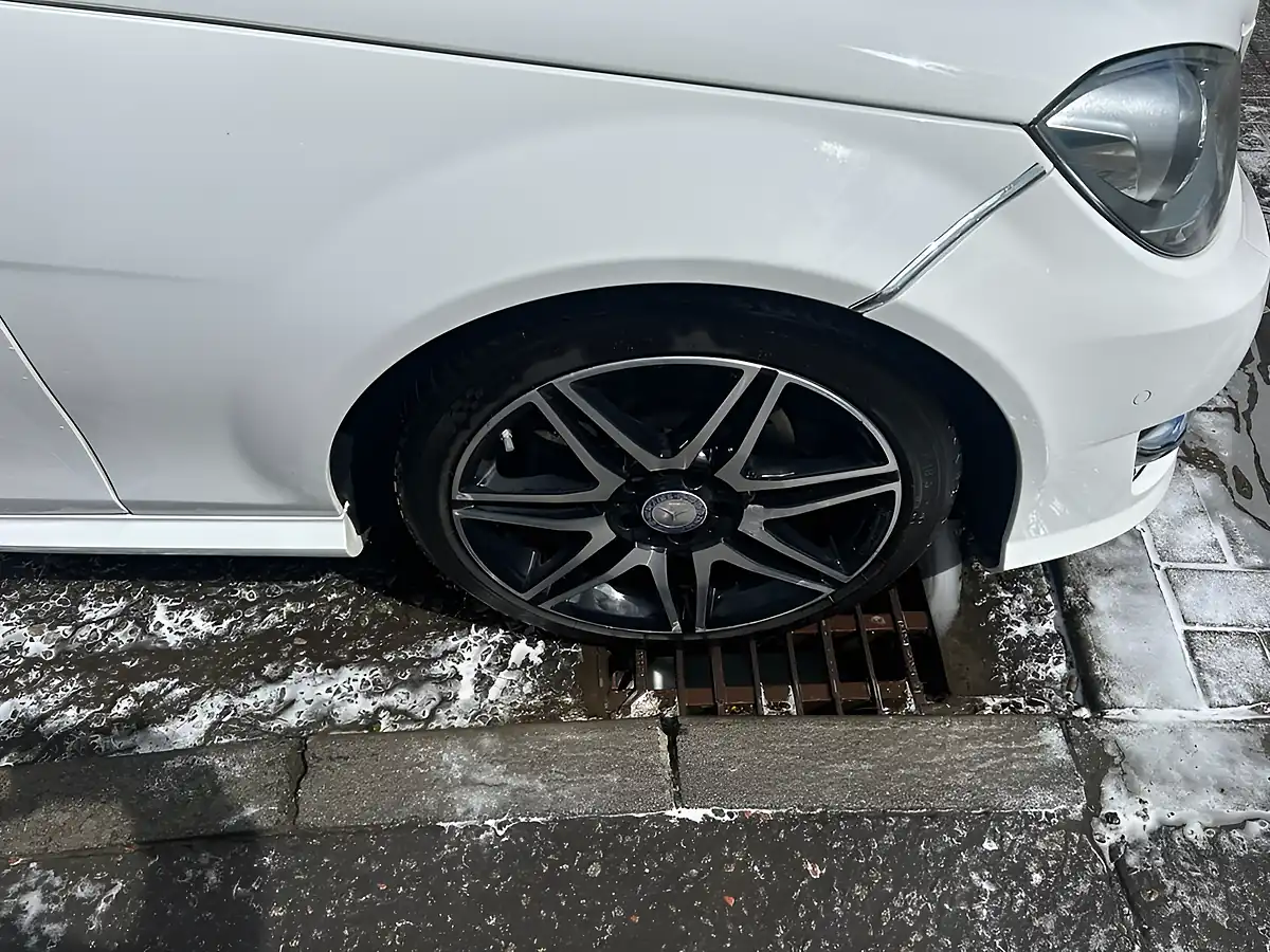 Used 2012 Mercedes-Benz C-Class AMG Sport Plus White - Interior and Exterior details 17