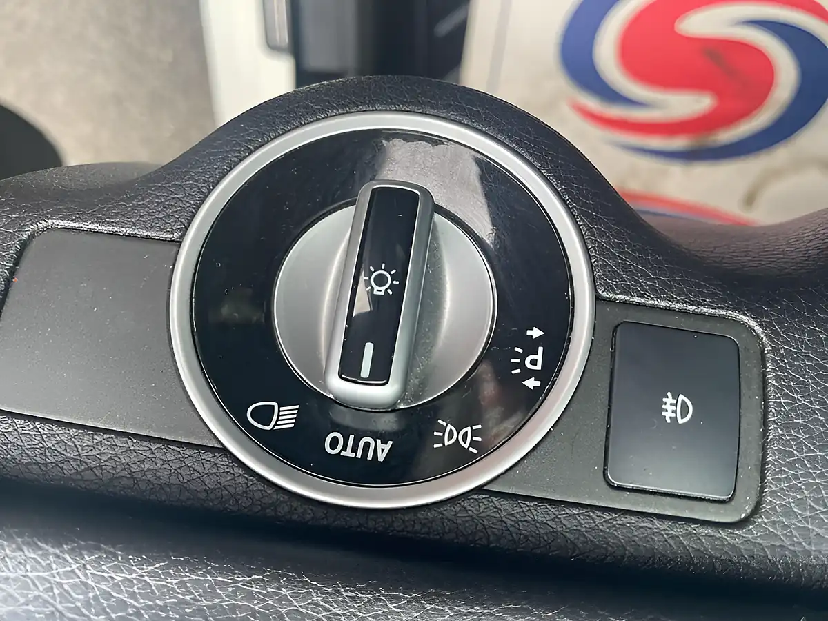 Used 2012 Mercedes-Benz C Class Sport White - Interior and Exterior details 17