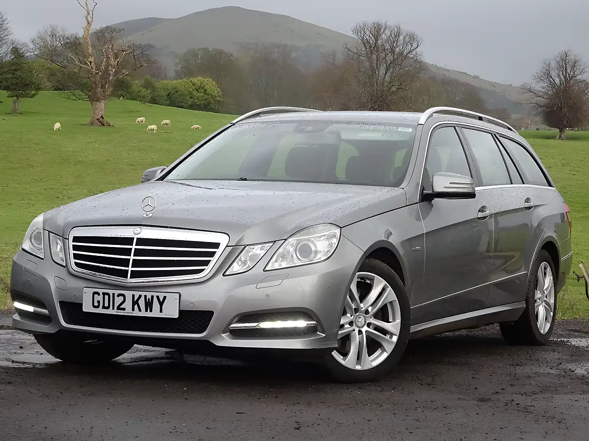 Used 2012 Mercedes-Benz E Class Avantgarde Silver - Interior and Exterior details 9