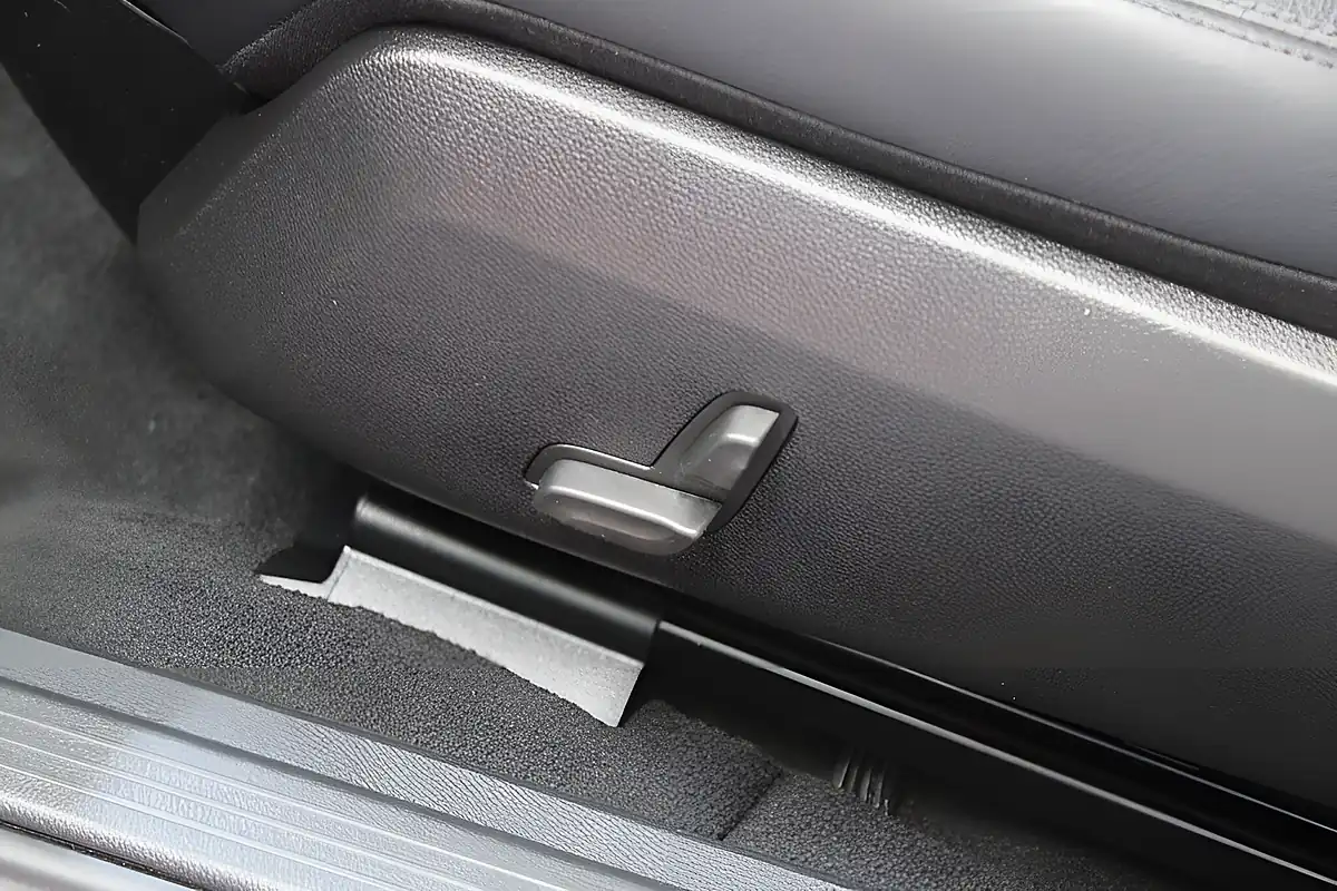 Used 2012 Mercedes-Benz E Class Executive Se Black - Interior and Exterior details 16