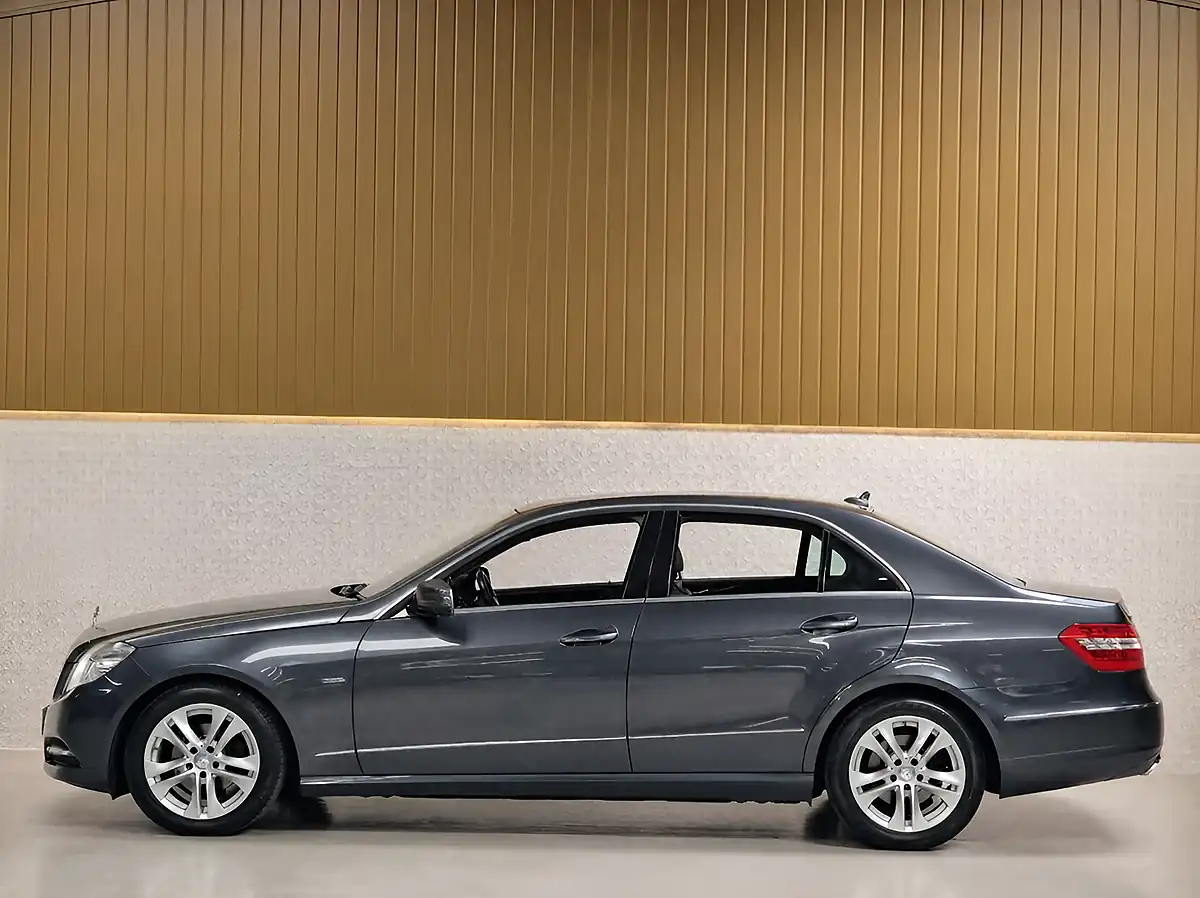 Used 2012 Mercedes-Benz E-Class Executive Se Tenorite Grey - Interior and Exterior details 16