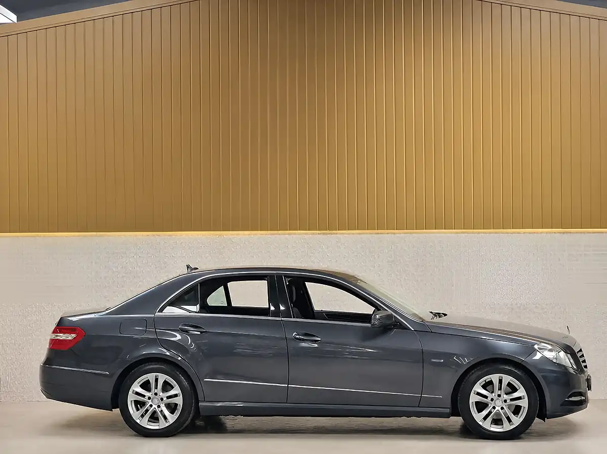 Used 2012 Mercedes-Benz E-Class Executive Se Tenorite Grey - Interior and Exterior details 18