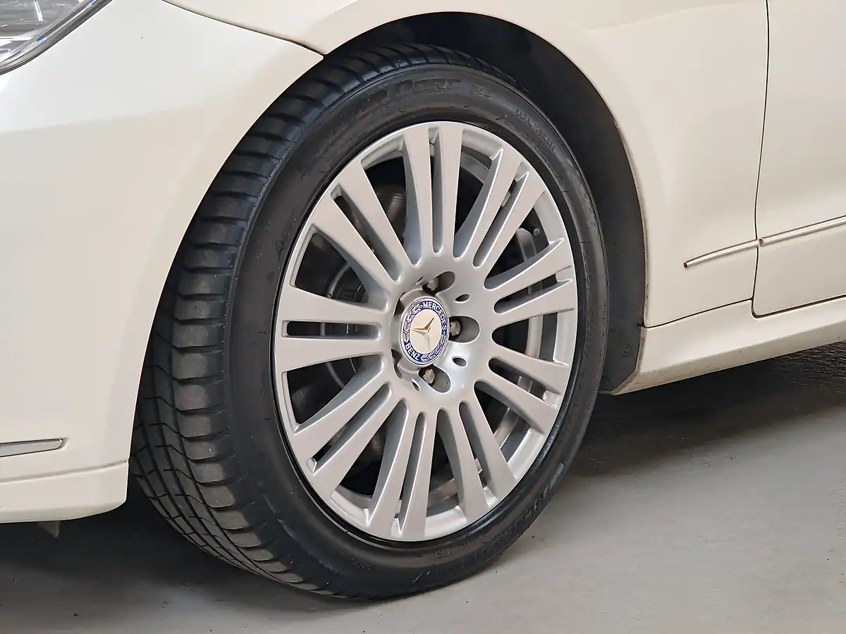 Used 2012 Mercedes-Benz E-Class Se Designo Diamond White - Interior and Exterior details 16