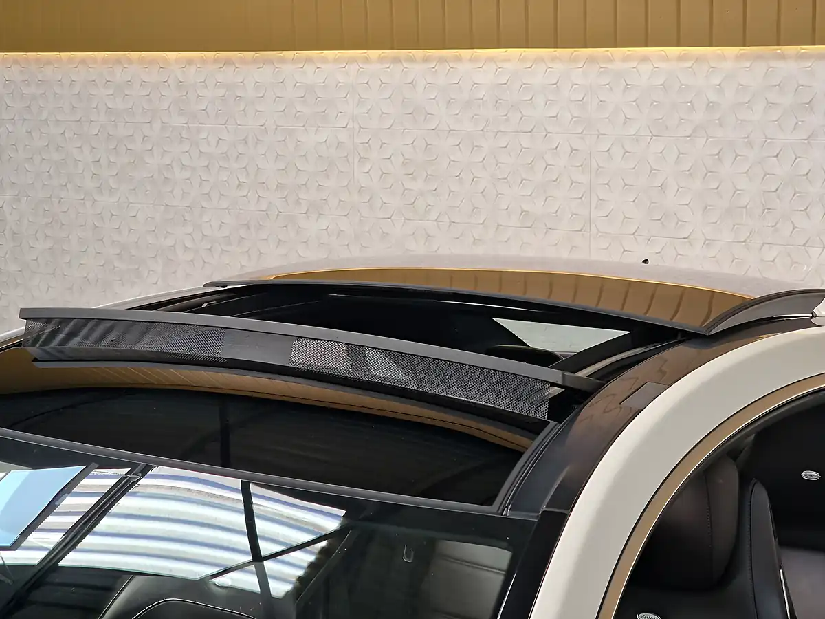 Used 2012 Mercedes-Benz E-Class Se Designo Diamond White - Interior and Exterior details 9