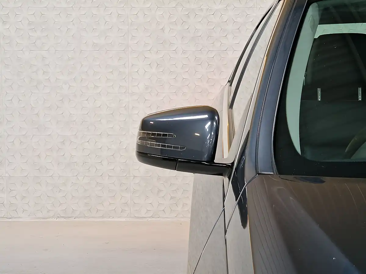 Used 2012 Mercedes-Benz E-Class Se Tenorite Grey - Interior and Exterior details 12