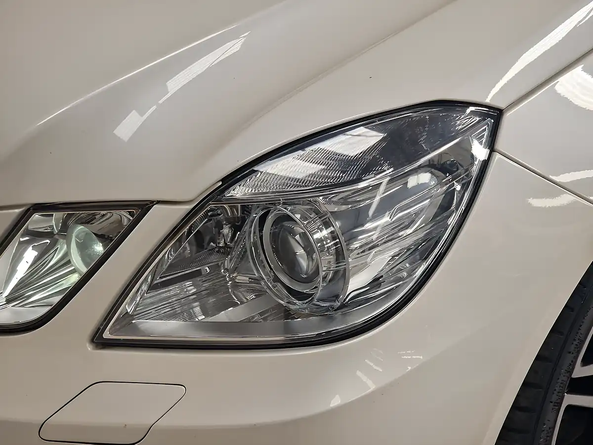 Used 2012 Mercedes-Benz E-Class Sport Designo Diamond White - Interior and Exterior details 12