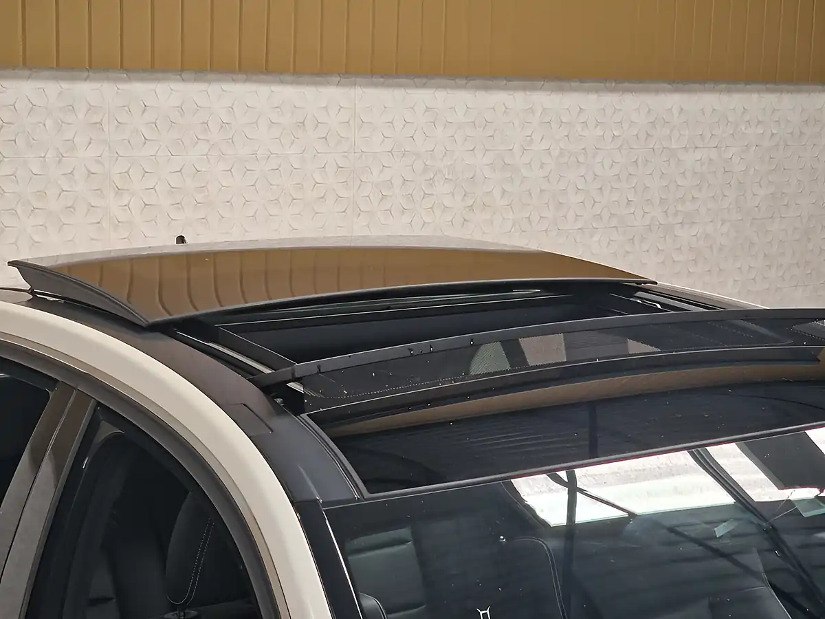 Used 2012 Mercedes-Benz E-Class Sport Designo Diamond White - Interior and Exterior details 9