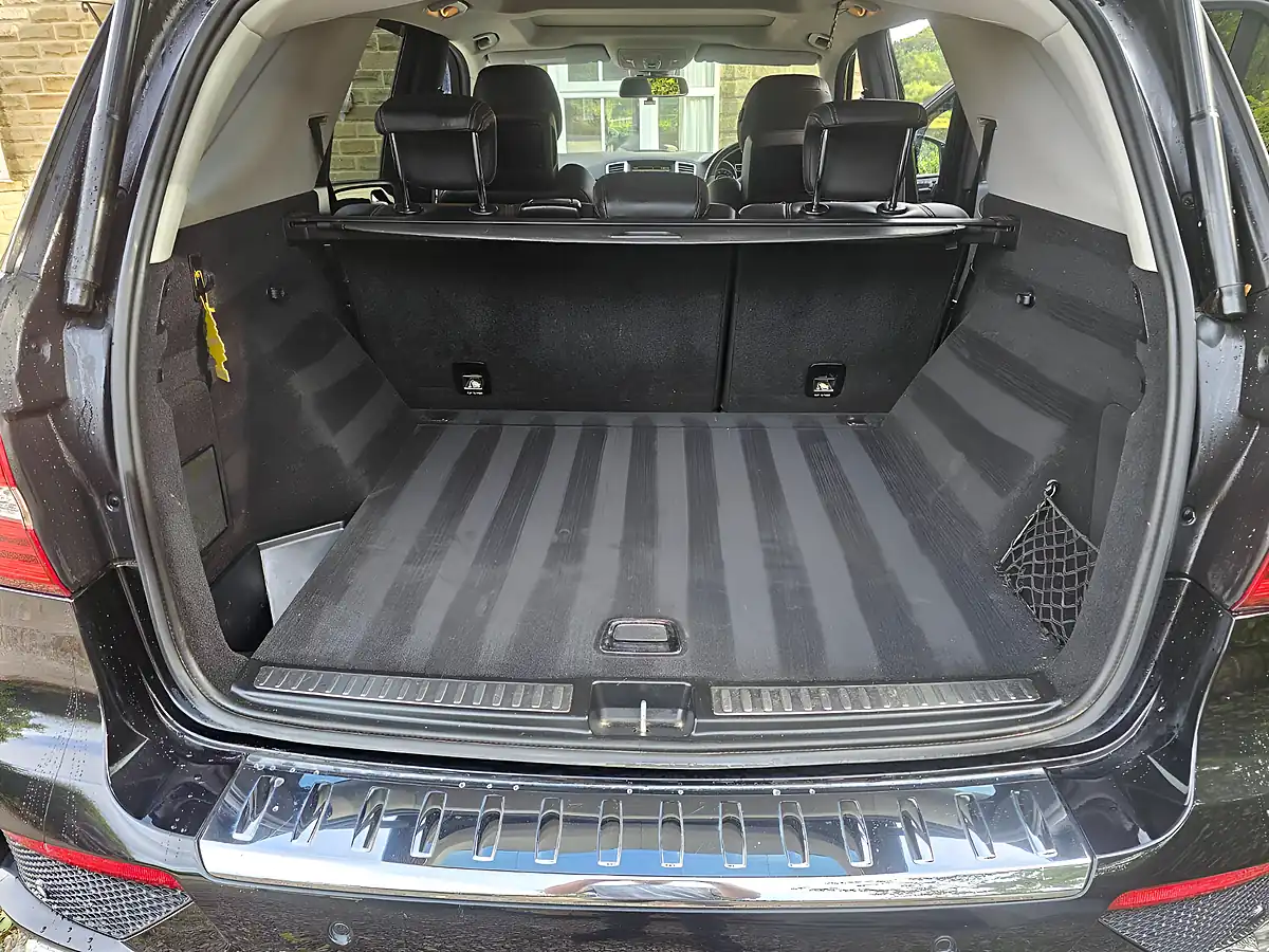 Used 2012 Mercedes-Benz M Class Ml 63 Obsidian Black Metallic - Interior and Exterior details 12