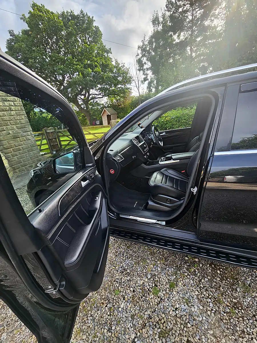 Used 2012 Mercedes-Benz M Class Ml 63 Obsidian Black Metallic - Interior and Exterior details 5