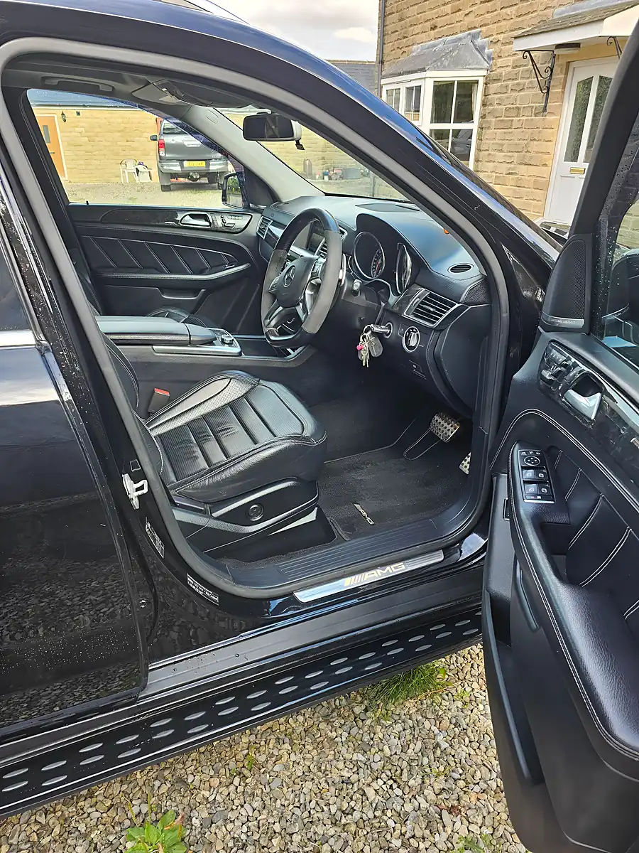 Used 2012 Mercedes-Benz M Class Ml 63 Obsidian Black Metallic - Interior and Exterior details 7