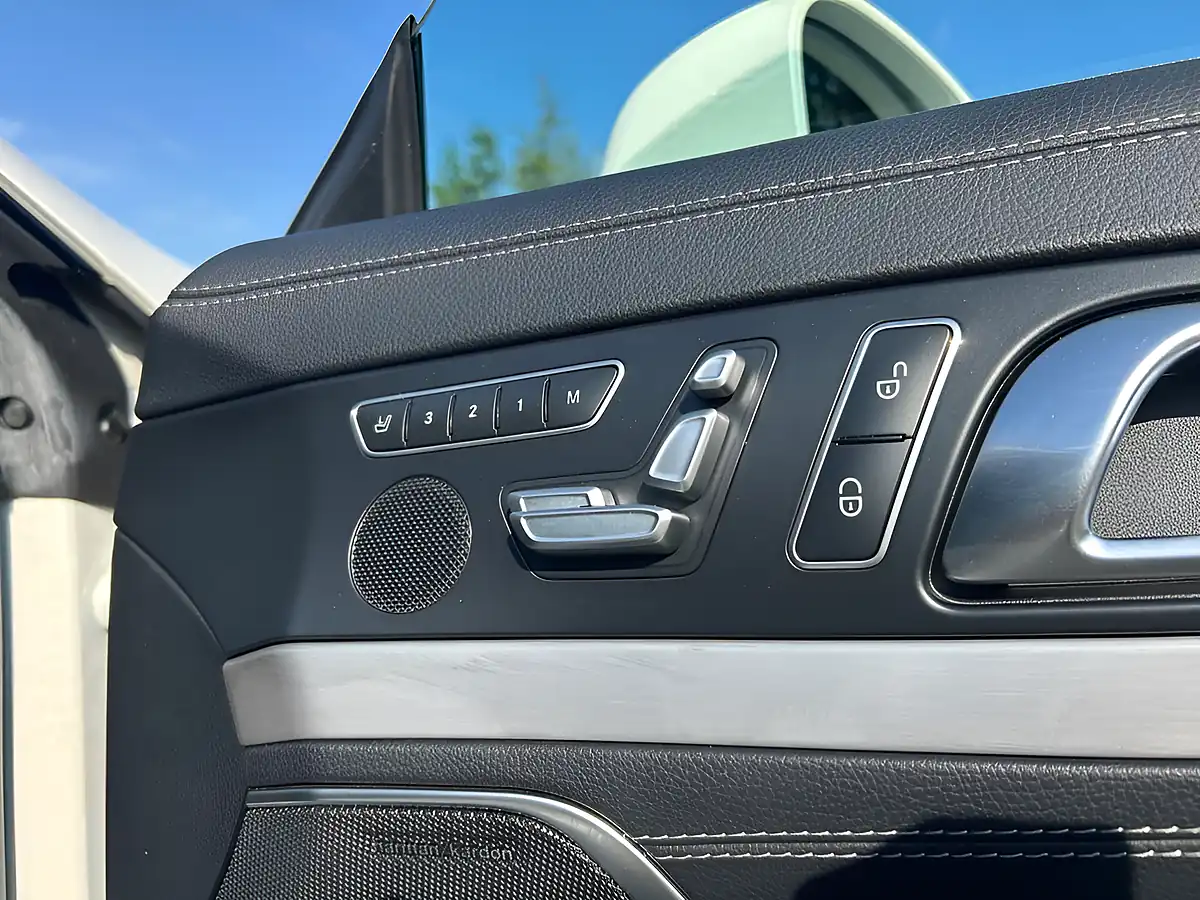 Used 2012 Mercedes-Benz Sl Class Diamond White Pearl - Interior and Exterior details 16