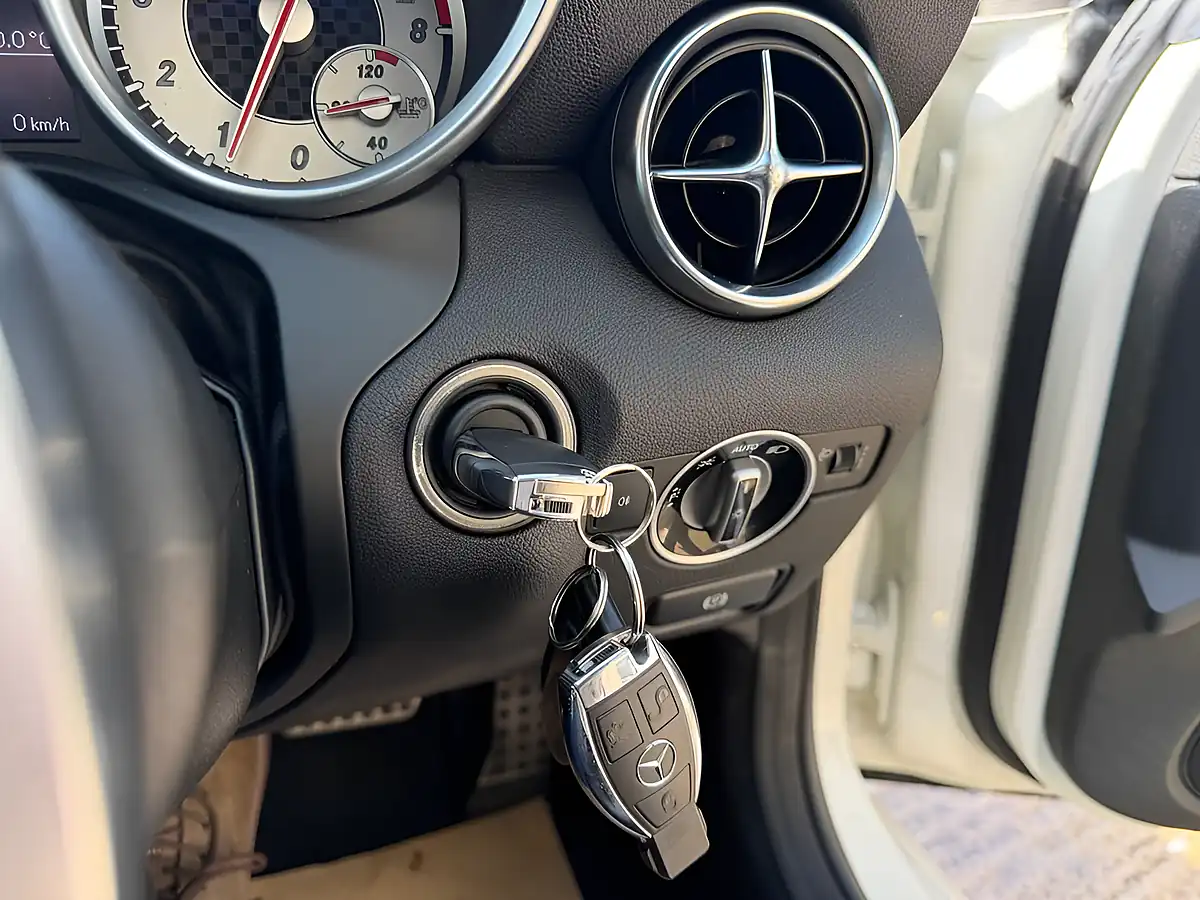 Used 2012 Mercedes-Benz Slk AMG Sport White - Interior and Exterior details 18