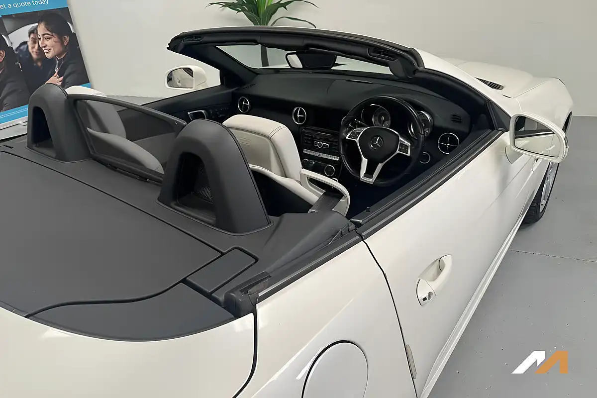 Used 2012 Mercedes-Benz Slk SLK250 Blueefficiency White - Interior and Exterior details 16