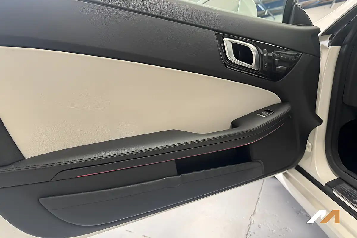 Used 2012 Mercedes-Benz Slk SLK250 Blueefficiency White - Interior and Exterior details 19