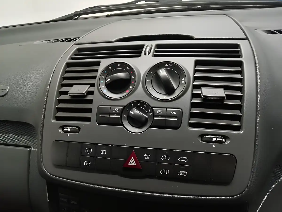 Used 2012 Mercedes-Benz Vito Dualiner Grey - Interior and Exterior details 14