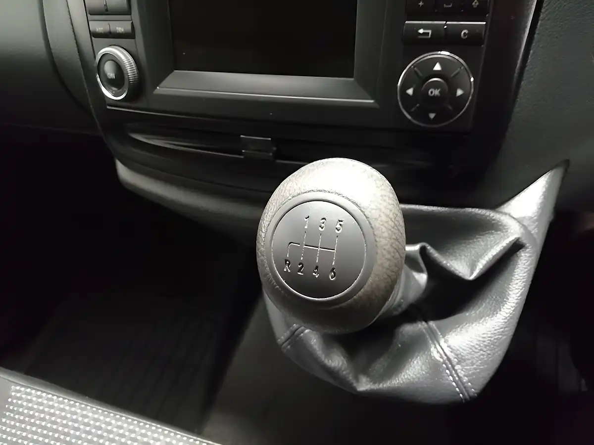 Used 2012 Mercedes-Benz Vito Dualiner Grey - Interior and Exterior details 16