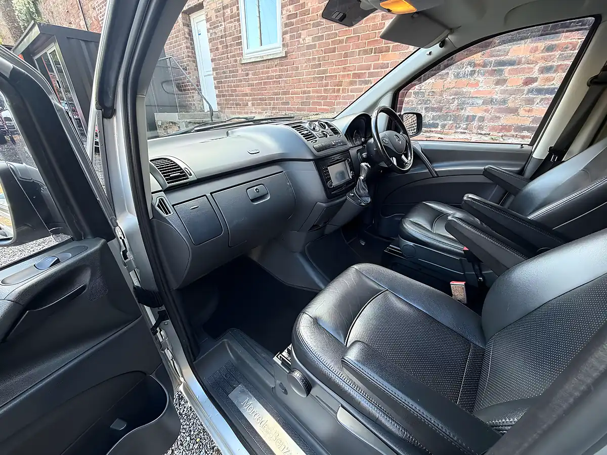 Used 2012 Mercedes-Benz Vito Dualiner Silver - Interior and Exterior details 10