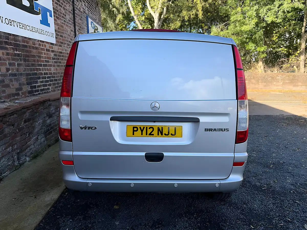 Used 2012 Mercedes-Benz Vito Dualiner Silver - Interior and Exterior details 4
