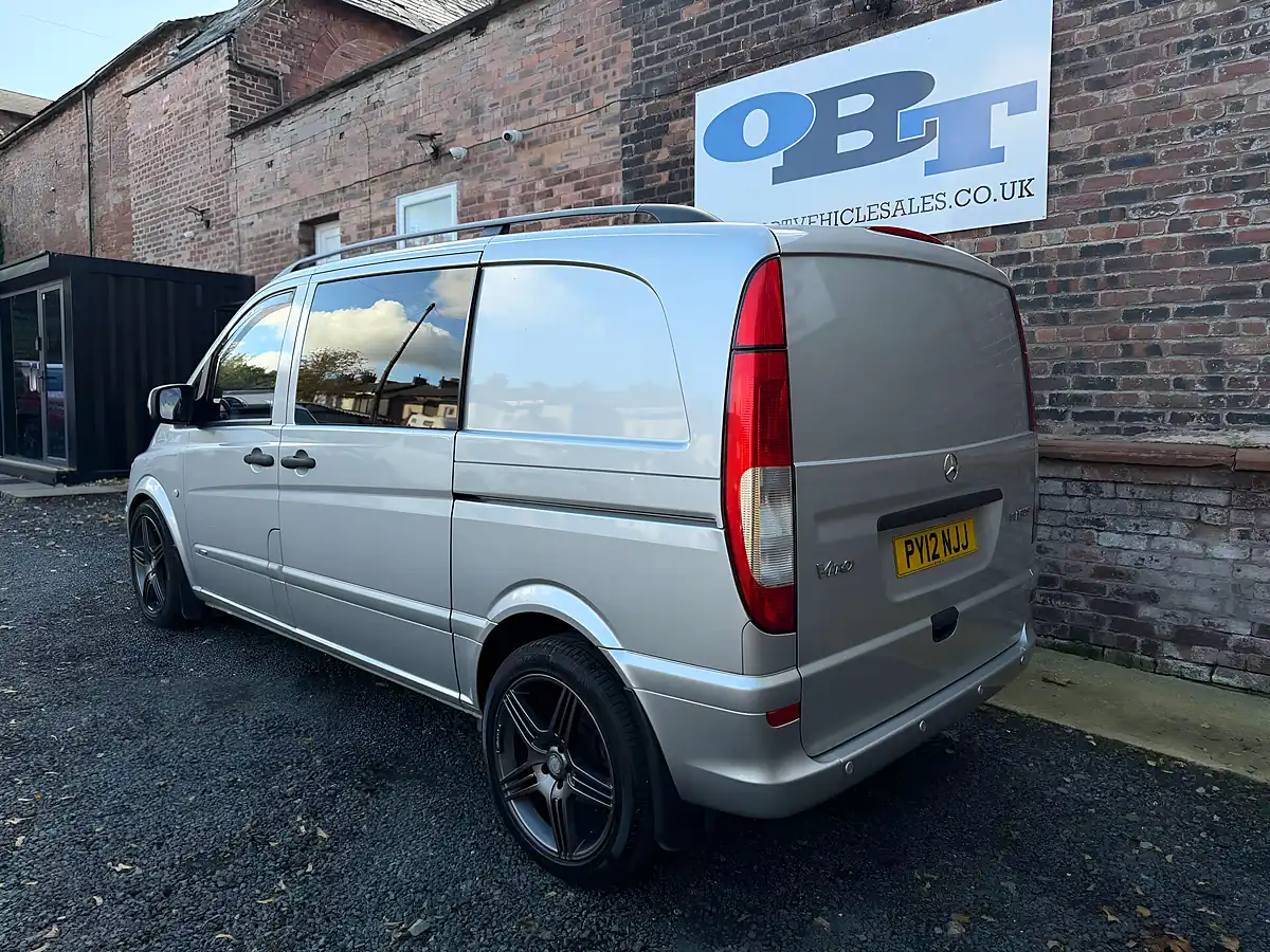 Used 2012 Mercedes-Benz Vito Dualiner Silver - Interior and Exterior details 5