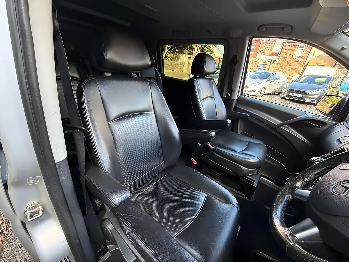Used 2012 Mercedes-Benz Vito Dualiner Silver - Interior and Exterior details 9