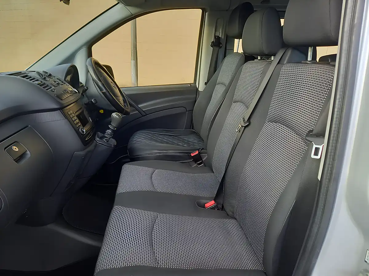 Used 2012 Mercedes Vito Traveliner Brilliant Silver Metallic - Interior and Exterior details 4