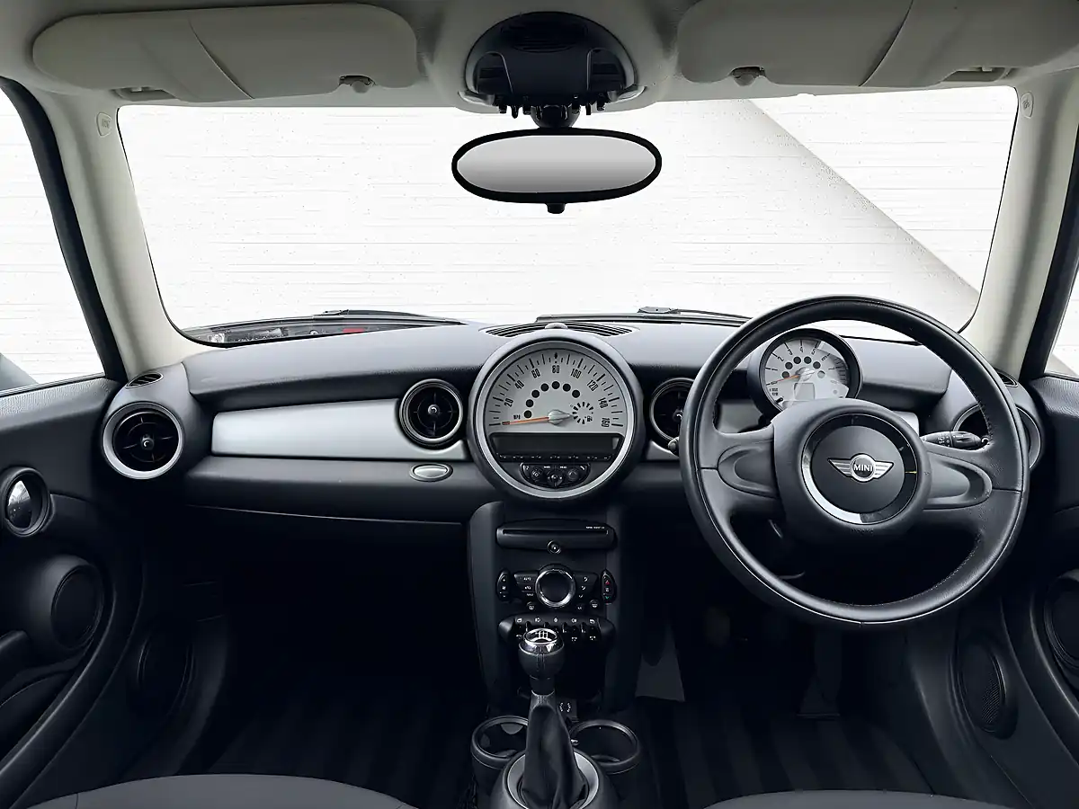 Used 2012 MINI Clubman Cooper Ice Blue - Interior and Exterior details 13