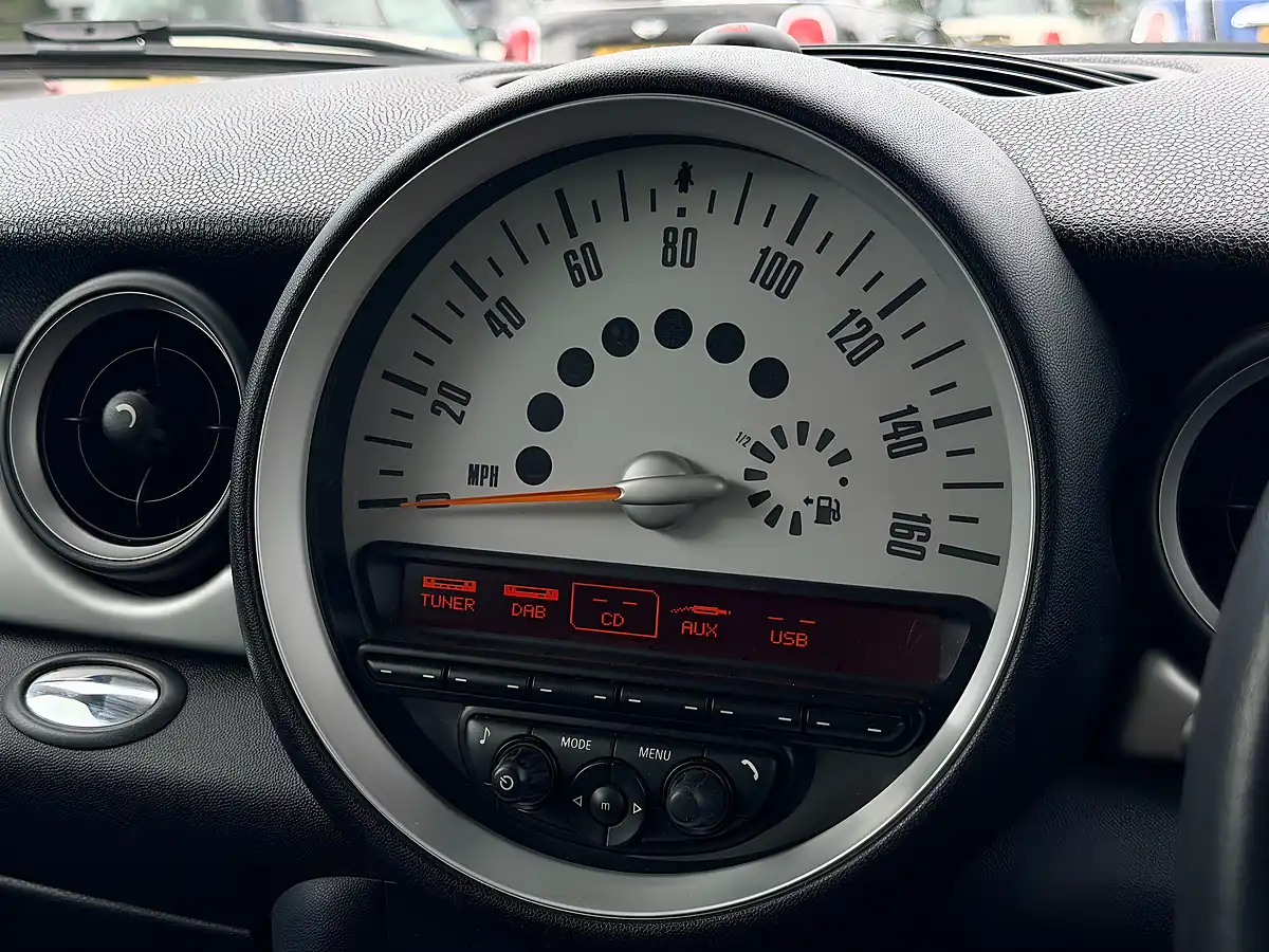 Used 2012 MINI Clubman Cooper Ice Blue - Interior and Exterior details 16