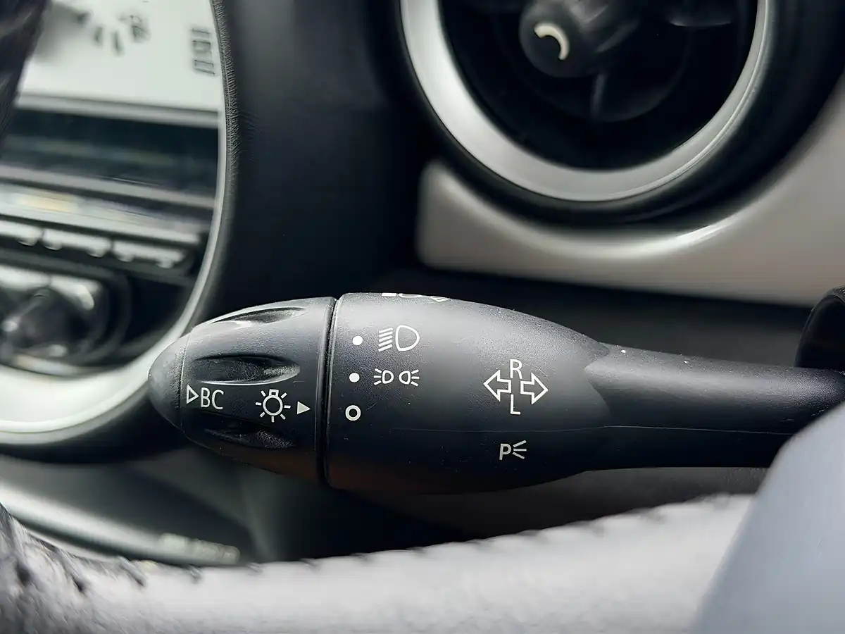 Used 2012 MINI Clubman Cooper Ice Blue - Interior and Exterior details 19