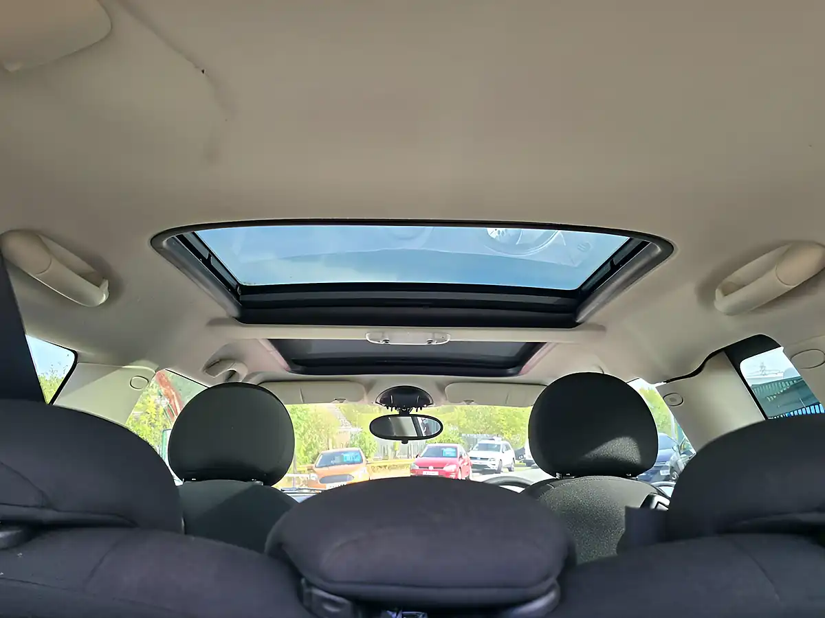 Used 2012 MINI Clubman Cooper Red - Interior and Exterior details 15